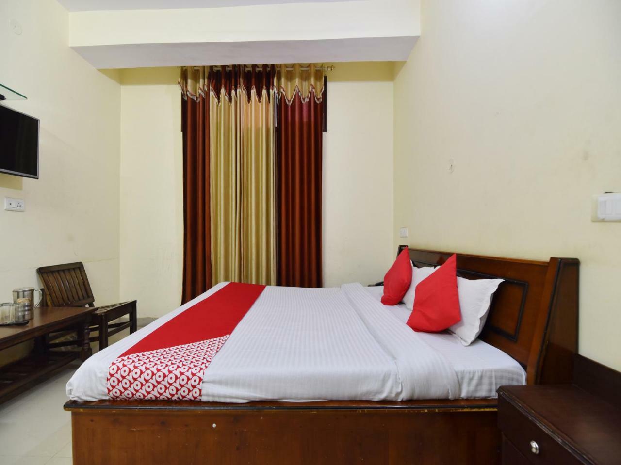 OYO 28027 Hotel Dhruv Mandi Buitenkant foto