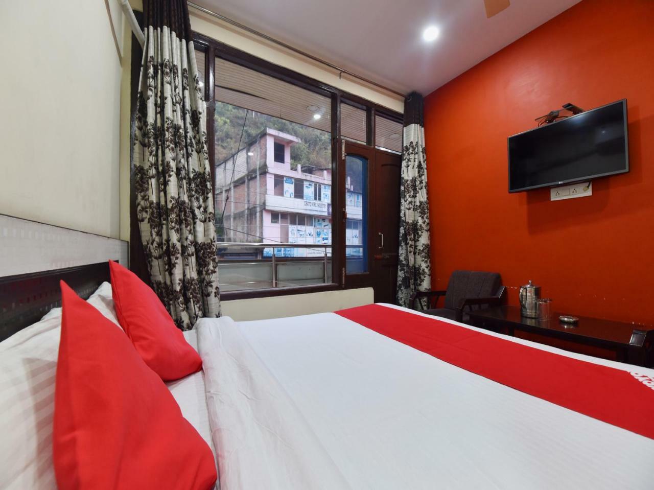 OYO 28027 Hotel Dhruv Mandi Buitenkant foto