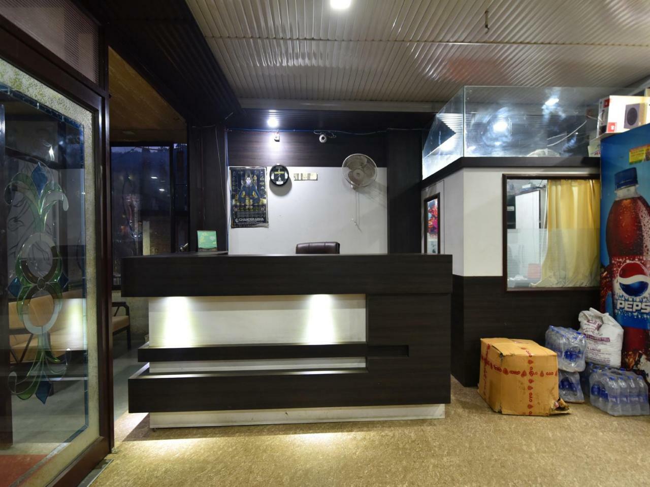 OYO 28027 Hotel Dhruv Mandi Buitenkant foto