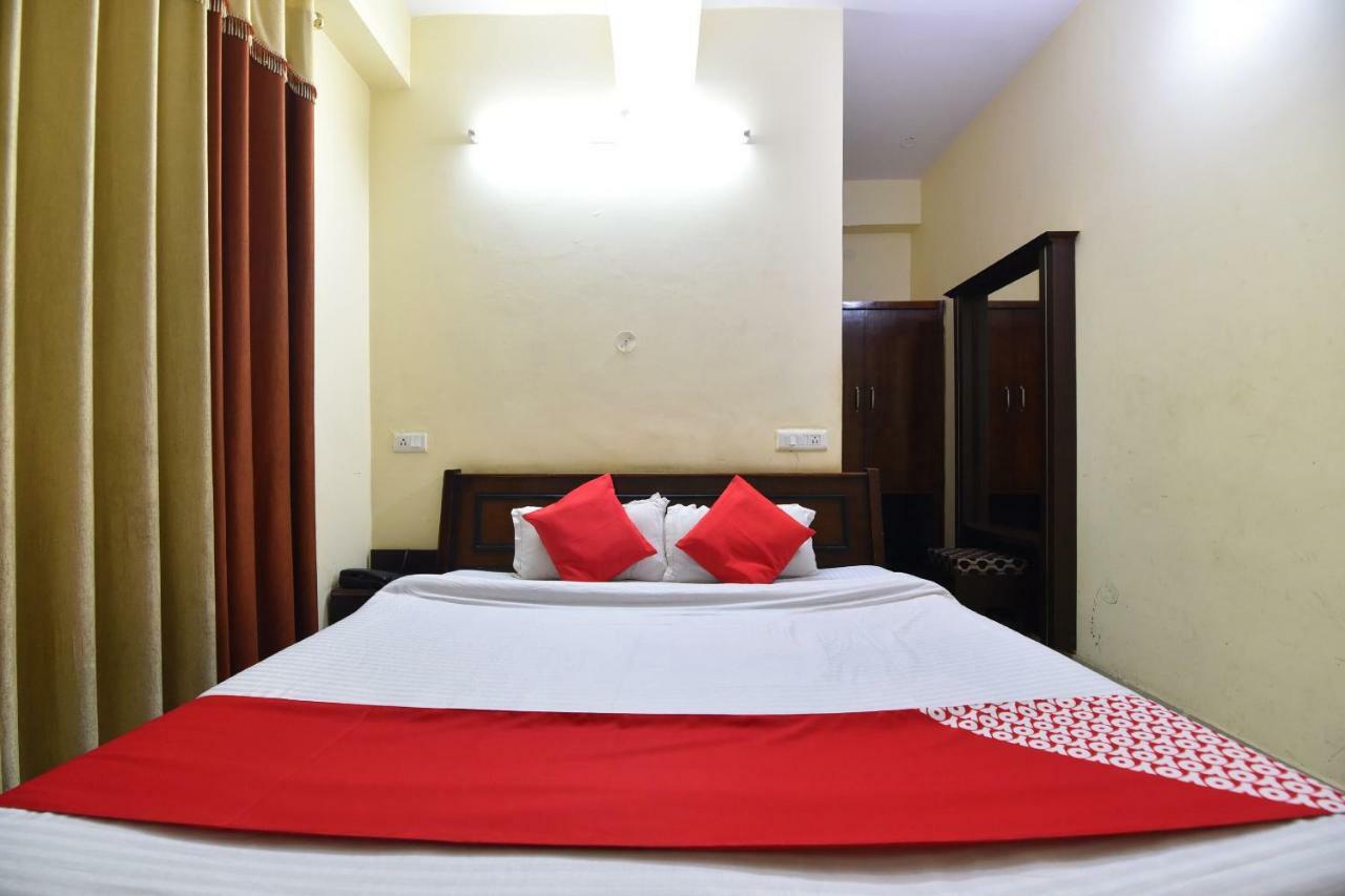 OYO 28027 Hotel Dhruv Mandi Buitenkant foto